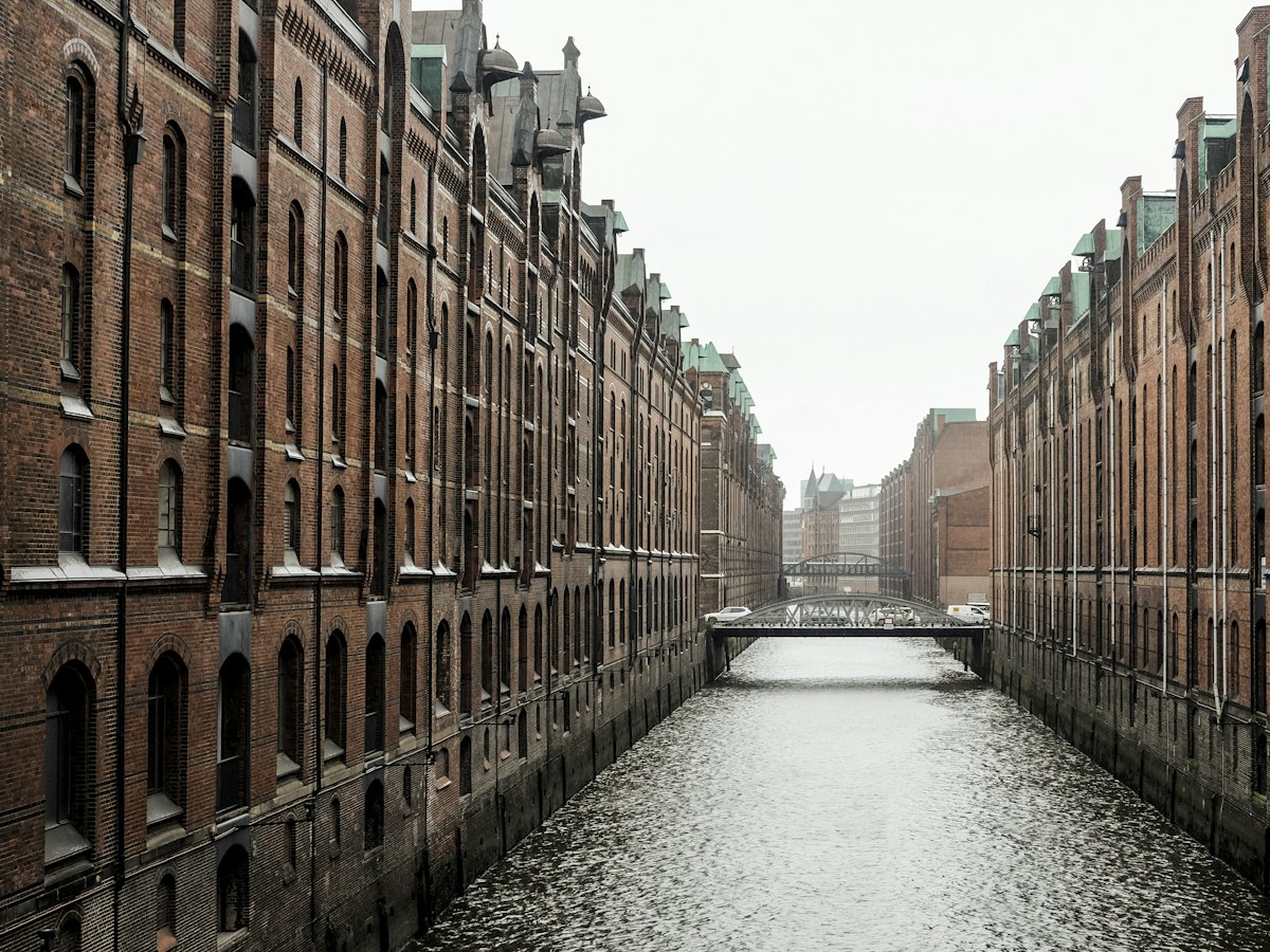Backsteinspeicher am Hafen